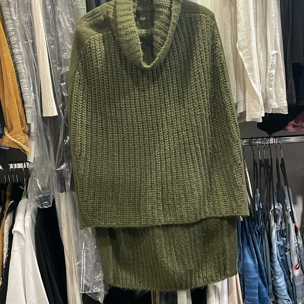 AUTHENTIC- VINTAGE.                              COWL NECK PONCHO
